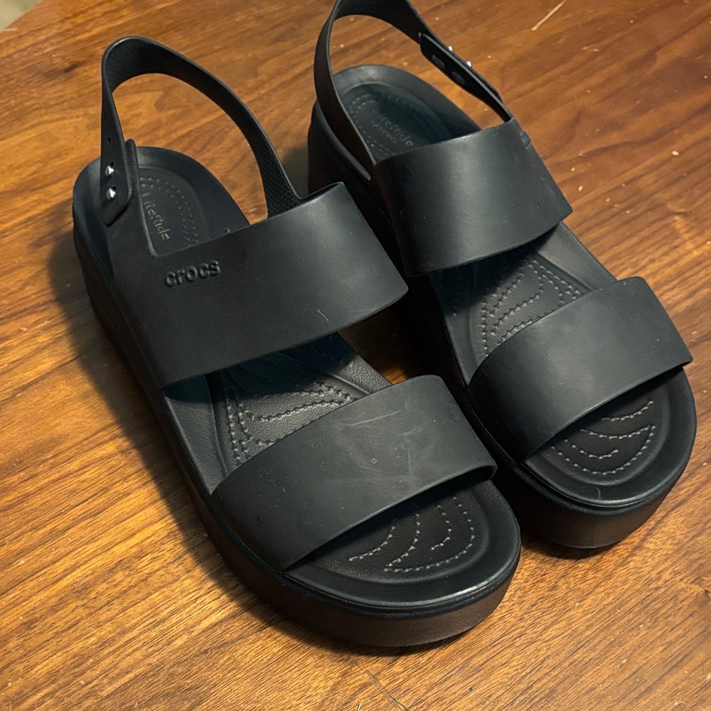 Crocs Black Platform Sandals
